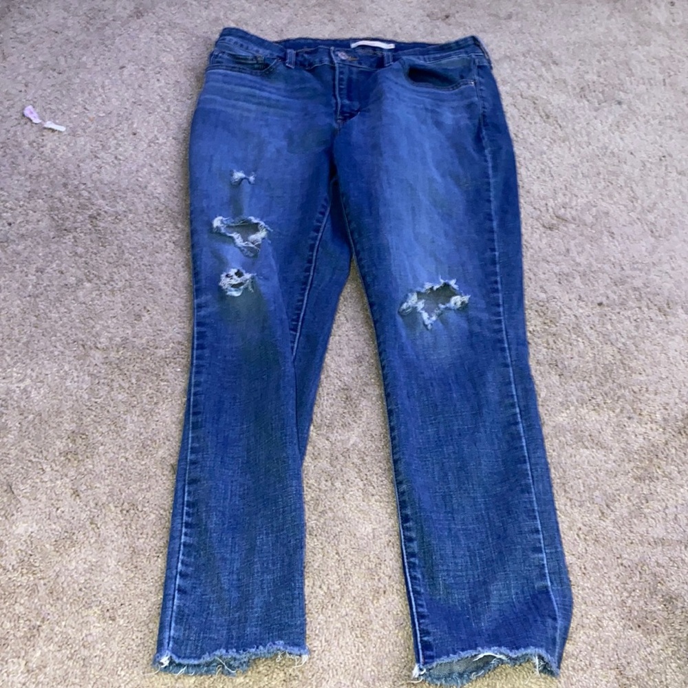 Women’s levi jeans size 31